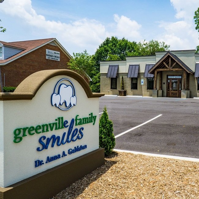 Greenville Family Smiles sign and front entrance